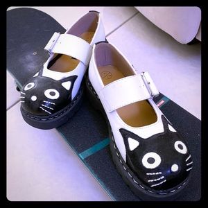 T.U.K. Women’s Cat Mary Jane pair